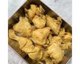 Foto langkah ke 1 dari resep Ayam Goreng Kremes.