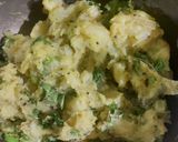 A picture of step 4 of Veg mayo masala club sandwich.
