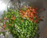 A picture of step 1 of Vegetable pulao.
