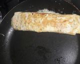 A picture of step 3 of Roll omlette.