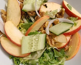 Foto del paso 2 de la receta: Ensalada de manzanas y nueces con vinagreta de mostaza y miel