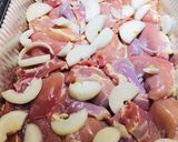 A picture of step 4 of Baked Chicken 🐔 with Artichokes, Mushrooms 🍄 and Onions 🧅.