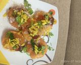 A picture of step 5 of Rava puri chat.