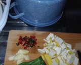 Foto langkah ke 1 dari resep Tumis Pakcoy dan Tahu Kuning Pedas.