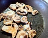 মাশরুম পাস্তা ইন আলফ্রেডো সস (mushroom pasta in alfredo sauce recipe in Bengali) রেসিপি ধাপ - 1 ছবি