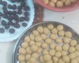 صورة لخطوة 3 من وصفة كعك طحين يممم زاكي