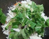 Foto langkah ke 4 dari resep Shirataki Goreng Ayam.