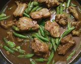 รูปขั้นตอนการทำที่ 6 ของ ผัดเผ็ดกระดูกหมู​ by.รถเมล์เ​ด็กหอ​
