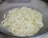 A picture of step 1 of Alfredo fusion pasta.