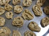 ફરસી ટ્વીસ્ટ પૂરી (Farsi Twist Poori Recipe In Gujarati)