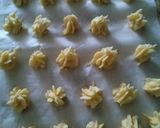 Foto langkah ke 3 dari resep Soes Kering Keju.