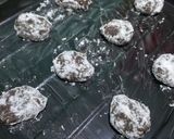 Foto langkah ke 6 dari resep Chocolate Crinkle Cookies, No margarin.