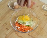 Foto langkah ke 2 dari resep Korean Tortilla Egg Sandwich Devina Hermawan.
