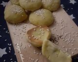 عکس مرحله 4 از دستور شیرینی ساده و فوری با گلاب و زعفران