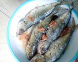 Foto langkah ke 1 dari resep Ikan Katombo Goreng.