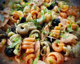 Foto del paso 3 de la receta: Ensalada de pasta con un toque cítrico