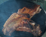 Foto del paso 4 de la receta: Costilla de cerdo asada al carbón🥓