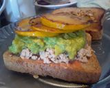 Foto del paso 8 de la receta: Sándwich de Atún... 🍞🥫🥑🥒🥓🥪con aros de Pan de Arroz🍟🥨.