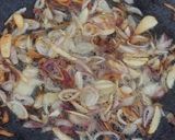 Foto langkah ke 2 dari resep Sambal Goreng Bawang.