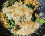A picture of step 4 of Lehsooni palak.