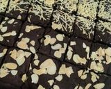 Foto langkah ke 3 dari resep Fudgy brownies kurang shiny crust no mixer.