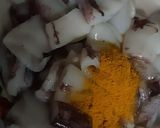 Foto langkah ke 1 dari resep Cumi kunyit.
