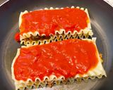 Hình bước làm 3 của món Lasagna sốt thịt bò ba lớp bằng chảo chống dính