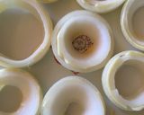 Foto del paso 4 de la receta: Aros de cebolla rellenos con queso