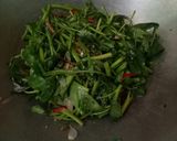 Foto langkah ke 2 dari resep Oseng Kangkung Teri Jengki.