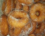 Foto del paso 6 de la receta: Rosquitas, rosquillas, donas bañadas en azúcar!