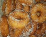 Foto del paso 6 de la receta: Rosquitas, rosquillas, donas bañadas en azúcar!