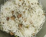 A picture of step 3 of Soya chunks veg chowmein.