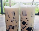 A picture of step 6 of Grass Jelly with Fresh Milk, Honey, and Coconut Milk.