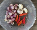 Foto langkah ke 2 dari resep Tumis kembang turi, kecambah campur teri dan ikan asin klotok.