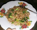 Foto langkah ke 3 dari resep Nasi goreng sosis.