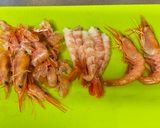 A picture of step 1 of Shrimp Stock Miso Soup.