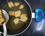 A picture of step 5 of Kadi patta mathri.