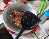 รูปขั้นตอนการทำที่ 3 ของ หมี่โคราชอกไก่เห็ดเผาะ