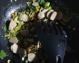 Foto langkah ke 5 dari resep Mie Goreng Pedes.