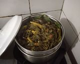 Foto langkah ke 4 dari resep Ayam Betutu Daun Singkong.