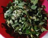 Foto langkah ke 2 dari resep Daun Kencur Terasi.