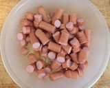 Póréhagymás-virslis saláta recept fázis 1 fotója