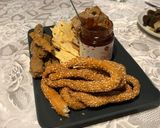 Φωτογραφία βήματος 1 της συνταγής Charcuterie board (Πλατώ τυριών και αλλαντικών)