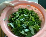 Hình bước làm 2 của món Canh rau muống băm