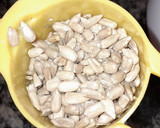 Foto del paso 1 de la receta: Pan de avena y semillas