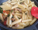 Foto del paso 3 de la receta: Macarrones con sobras de pollo asado y verduras