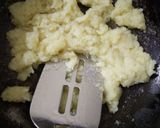 A picture of step 3 of Potato burfi.