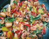 Foto langkah ke 9 dari resep Tumis cumi asin kemangi.