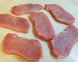 Sütőben sült tejfölös-fokhagymás rántott sertéskaraj recept fázis 1 fotója