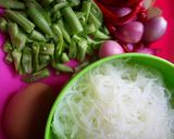 Foto langkah ke 1 dari resep Bihun Goreng Buncis.